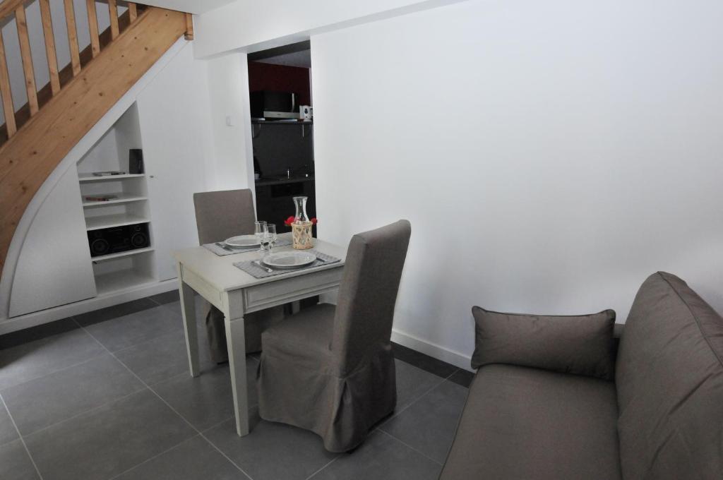 Les Communs Du Manoir Apartment Écully Стая снимка