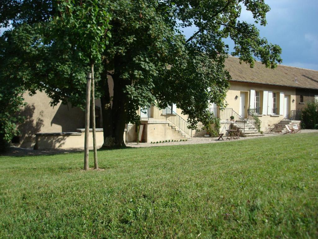 Les Communs Du Manoir Apartment Écully Екстериор снимка