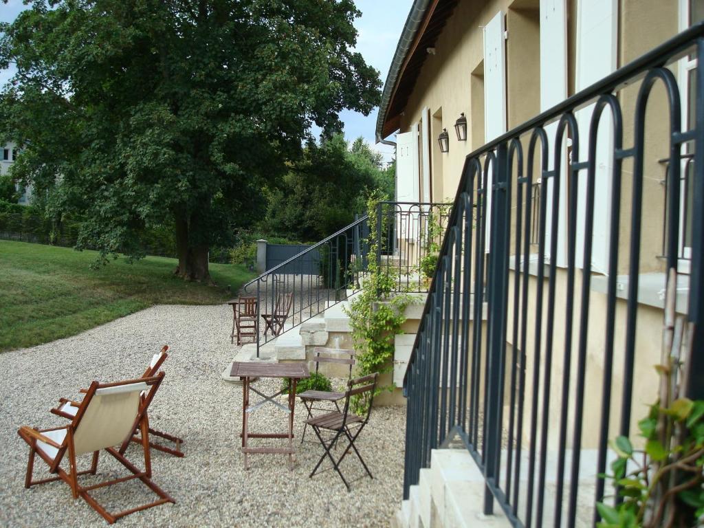 Les Communs Du Manoir Apartment Écully Екстериор снимка